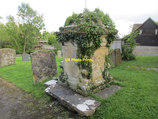Photo 6"x4" Tomb chest at Eldersfield Bridge End\/SO8031 c2017