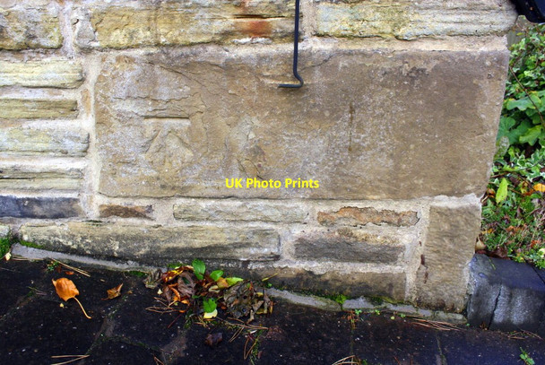 Photo 6"x4" Benchmark on 'Benchmark Cottage', Hollings Farm Haworth c2017