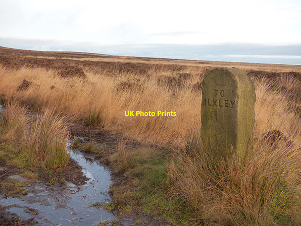 Photo 6"x4" Stone milepost, Bingley Moor  East Morton\/SE1042 c2017