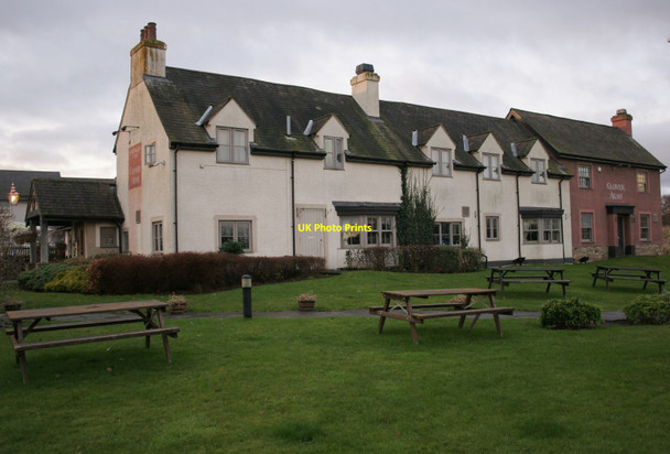 Photo 6"x4" The Glover Arms Hillyland c2017
