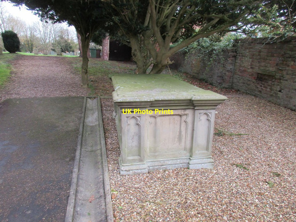 Photo 6"x4" Table tomb, Brandesburton Brandesburton c2017