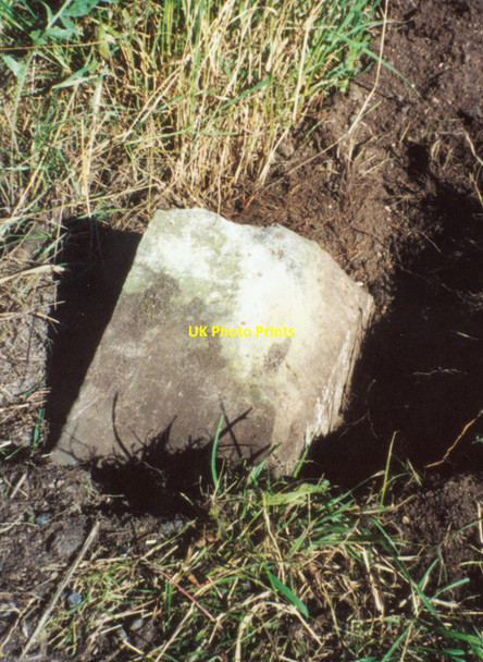Photo 6"x4" Old Milestone by the B4507 near Sparsholt Childrey c2001