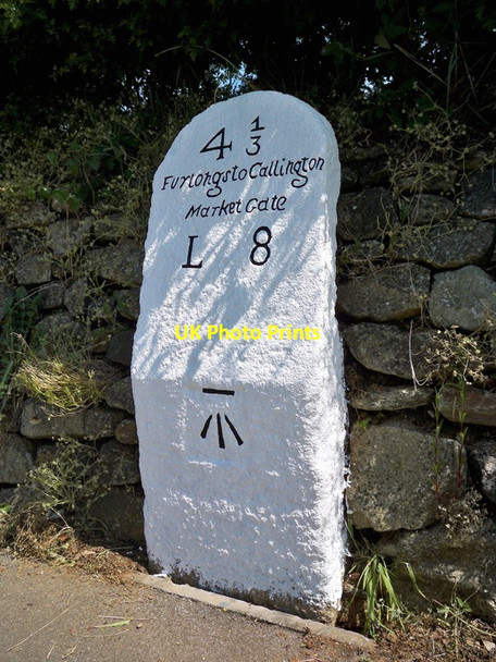 Photo 6"x4" Old Milestone in Callington Frogwell\/SX3468 c2001
