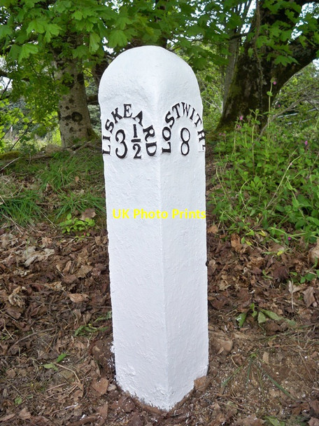 Photo 6"x4" Old Milepost by the former A390, west of Dobwalls Doublebois c1998