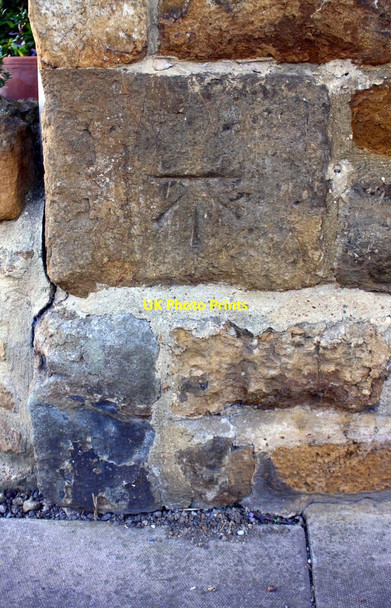 Photo 6"x4" Benchmark on Church Street house Bloxham c2017