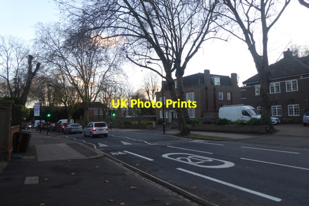 Photo 6"x4" Traffic lights on Avenue Road Hampstead\/TQ2685 c2017