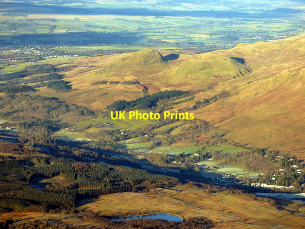 Photo 6"x4" Strathblane and Dumgoyne from the air Blanefield\/NS5579 c2017