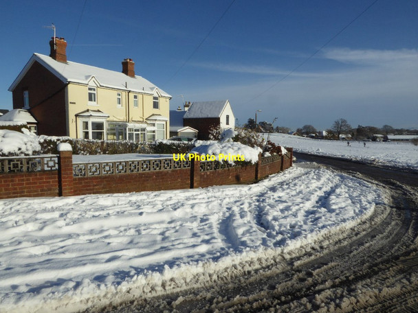 Photo 6"x4" Houses on the corner of Arosa Drive and Longridge Road Great Malvern c2017