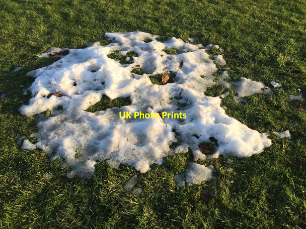 Photo 6"x4" Topography of melting snow, St Nicholas Park, Warwick Warwick c2017