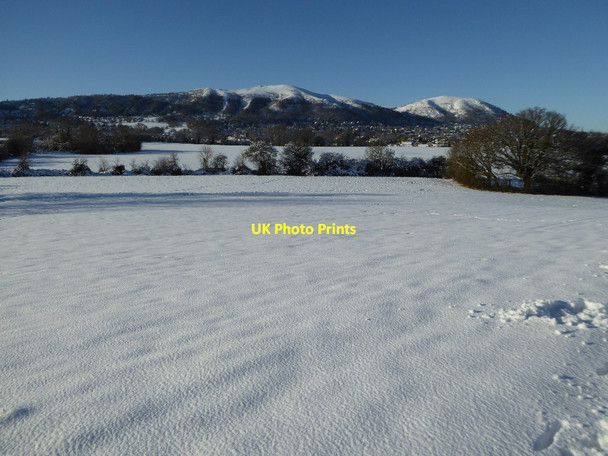 Photo 6"x4" The Malvern Hills in snow Great Malvern c2017 P1