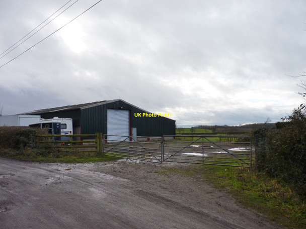Photo 6"x4" Modern barns near Becknor Manor Broughton Green c2017