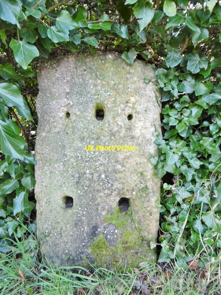 Photo 6"x4" Old Milestone by the former A36, Standerwick Standerwick c2016