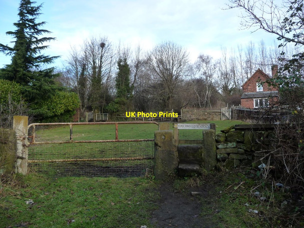 Photo 6"x4" Public footpath on the former route of Smithies Lane Barnsley\/SE3406 c2017