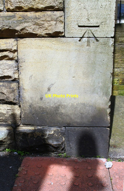 Photo 6"x4" Benchmark on York House, Upper Piccadilly Bradford\/SE1632 c2017