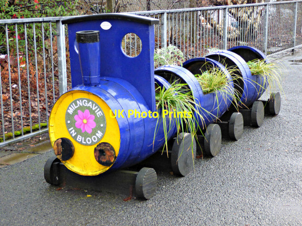 Photo 6"x4" Barry the Barrel at Milngavie railway station Milngavie c2018
