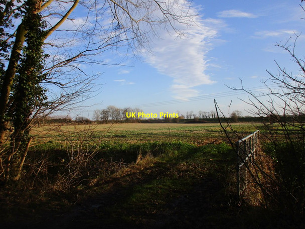 Photo 6"x4" Stubble field off Marsh lane Carlton\/SE6424 c2018