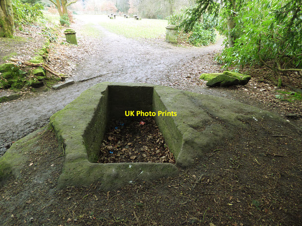 Photo 6"x4" Dry cistern on the St Ives Estate Bingley\/SE1139 c2018