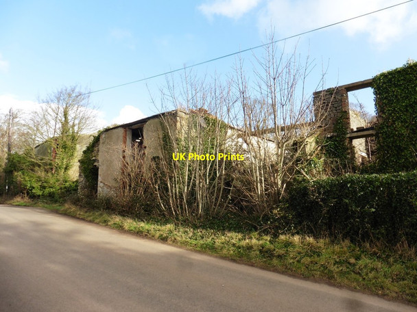 Photo 6"x4" Derelict buildings, below Banwell Hill Hillend\/ST3758 c2018