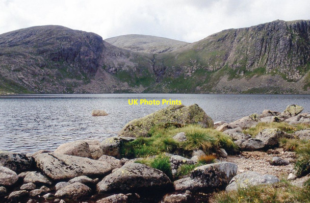 Photo 6"x4" Loch Etchachan Carn Etchachan c1997