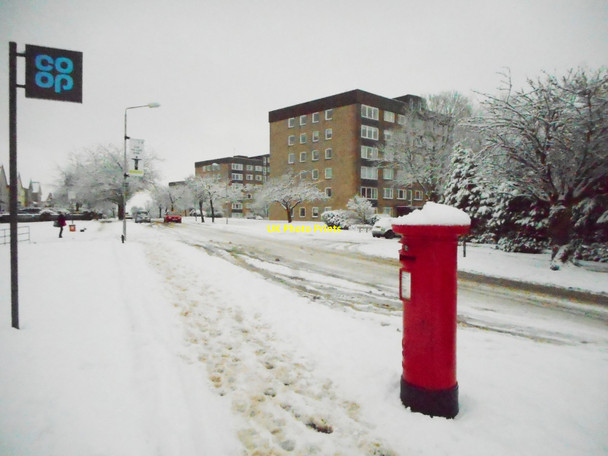 Photo 6"x4" Stockiemuir Avenue in the snow Milngavie c2018