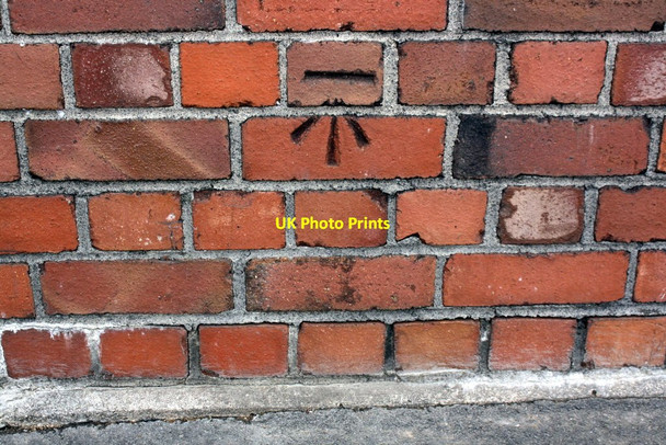 Photo 6"x4" Benchmark on Kingsland Road Bridge Barton Hill\/ST6072 c2017