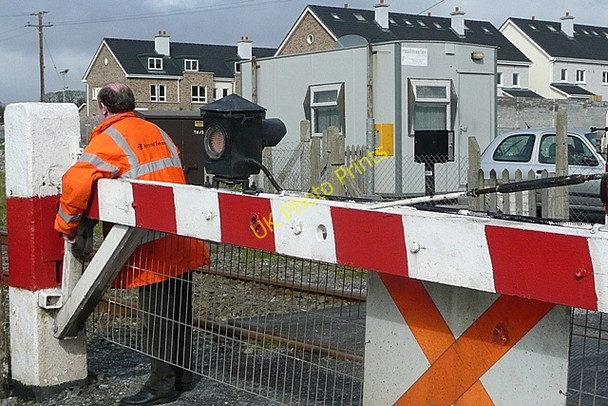 Photo 6"x4" Rosshill level crossing Oranmore c2009 P1
