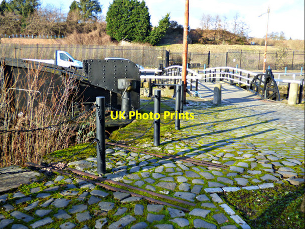 Photo 6"x4" Port Dundas canal basin bridges Glasgow c2018