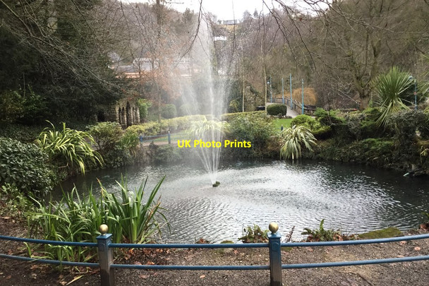 Photo 6"x4" Fountain in the Derwent Gardens Matlock c2018