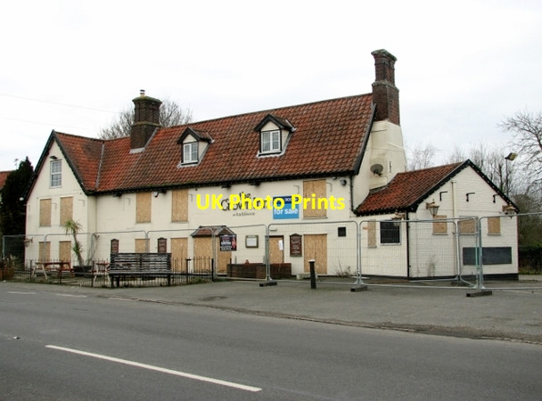 Photo 6"x4" The Crown Inn is no longer in business Haddiscoe c2018