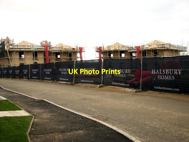 Photo 6"x4" New houses under construction in St George's Park Loddon c2018
