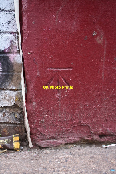 Photo 6"x4" Benchmark on 'The Love Inn' Bristol c2018