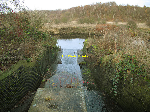 Photo 6"x4" Sluice outfall to the River Aire Rothwell\/SE3428 c2016