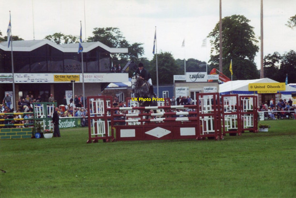 Photo 6"x4" Horse jumping, Royal Highland Show Ratho Station c2000