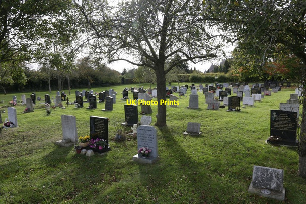 Photo 6"x4" Cemetery near St Peter Drayton\/SU4794 c2017