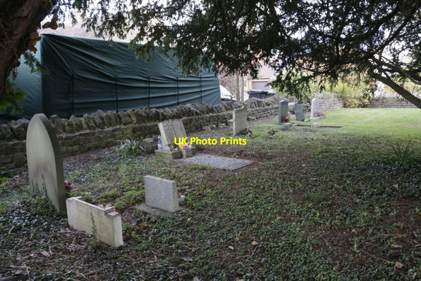 Photo 6"x4" Graves by the wall Drayton\/SU4794 c2017