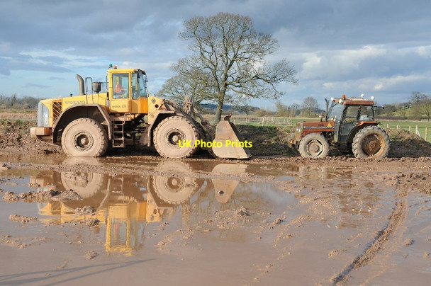 Photo 6"x4" Earthmover and tractor Holly Green\/SO8641 c2018