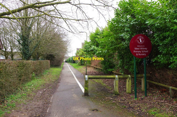 Photo 6"x4" Public footpath & cycleway to Apley Way, Witney, Oxon Witney c2018