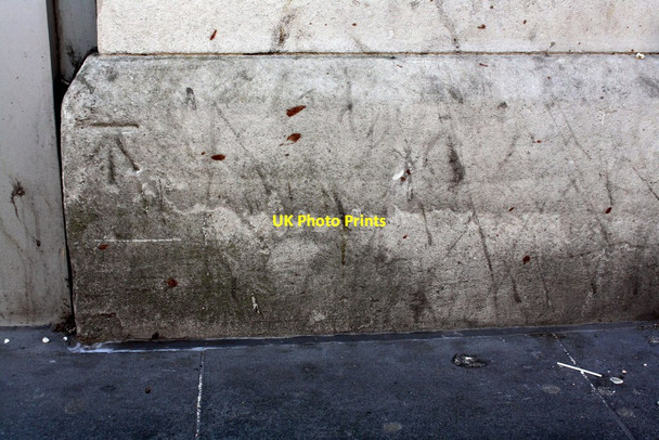 Photo 6"x4" Benchmark on #15 Granby Street Leicester c2017