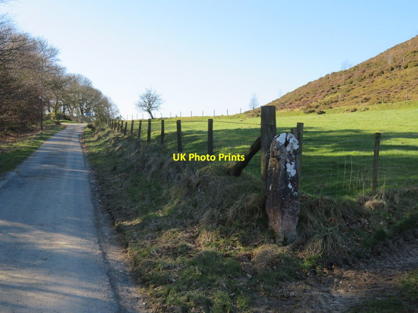 Photo 6"x4" Unclassified lane and a gatepost Graig-fechan c2018