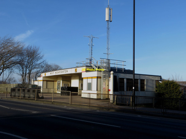 Photo 6"x4" West Monkseaton Metro Station Whitley Bay c2018
