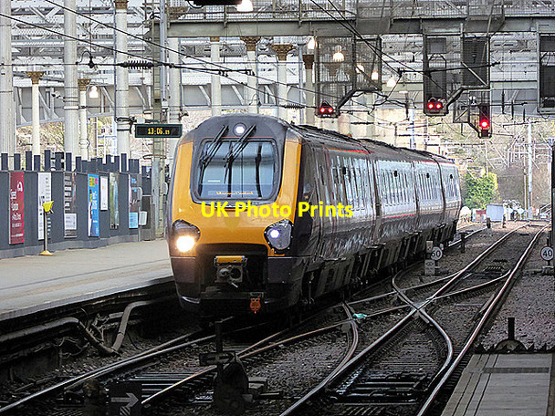Photo 6"x4" A Cross-Country train at Edinburgh Waverley Edinburgh c2018