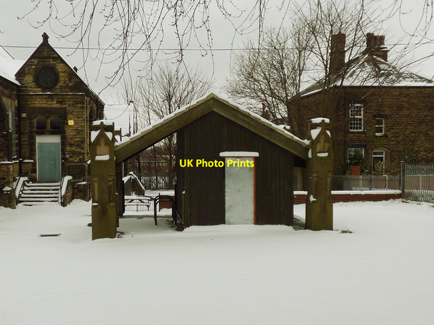 Photo 6"x4" Outbuilding in the grounds of the Hough Lane Centre Pudsey\/SE2233 c2018