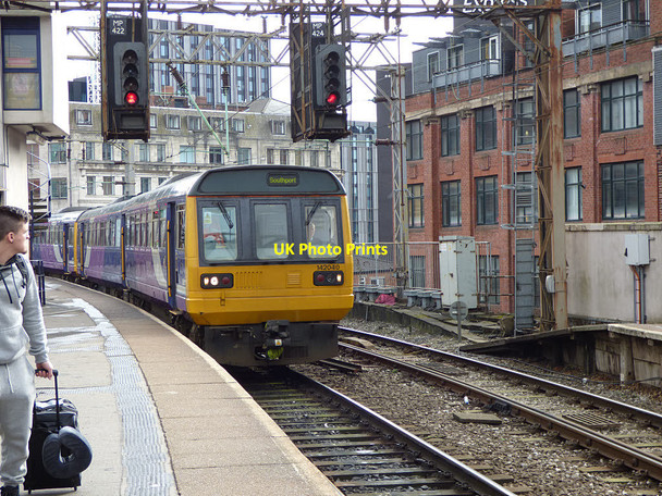 Photo 6"x4" Oxford Road station - train to Southport Manchester c2018