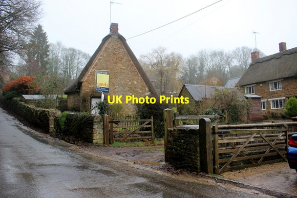 Photo 6"x4" A Very Wet Day in Alkerton Alkerton\/SP3742 c2018