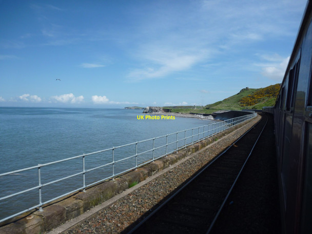 Photo 6"x4" SRPS Cumbrian Coast Railtour 2018 : The Coast South of Harrington Harrington\/NX9825 c2018