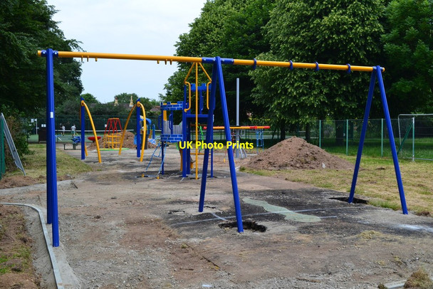 Photo 6"x4" New playground equipment being installed at Hayling Park West Town\/SZ7199 c2018