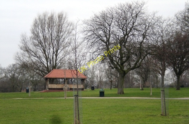 Photo 6"x4" Finsbury Park in February 2009 Hornsey c2009