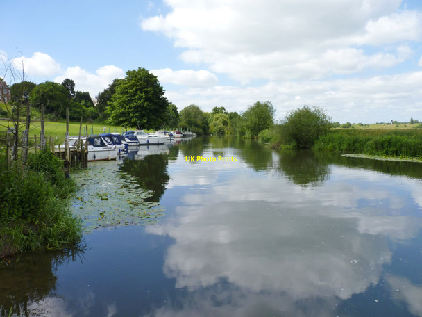 Photo 6"x4" River Avon at Bredon Dock looking downstream  Bredon c2018