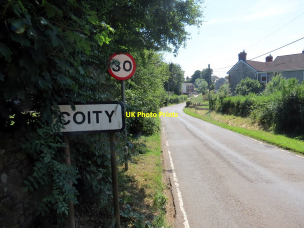 Photo 6"x4" Cyrraedd pentre Coety \/ Arrived at Coity village Byeastwood c2018