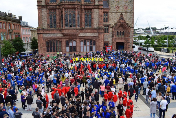 Photo 6"x4" Crowds at Shipquay Place, Derry \/ Londonderry Londonderry\/C4316 c2018